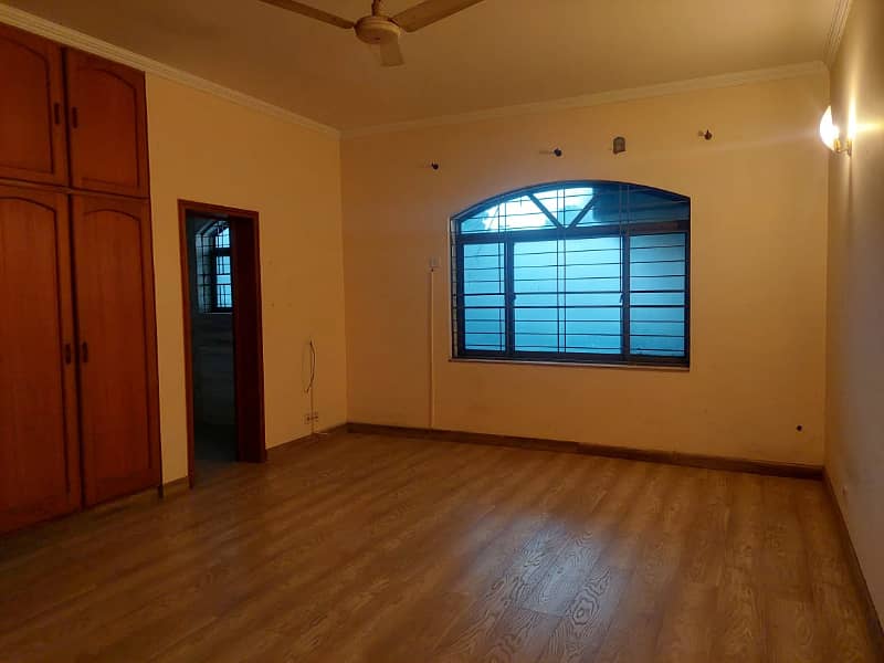 2 KANAL FULL HOUSE FOR RENT IN MAIN CANTT 10