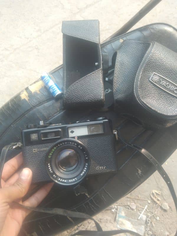 urgent sale camera 9