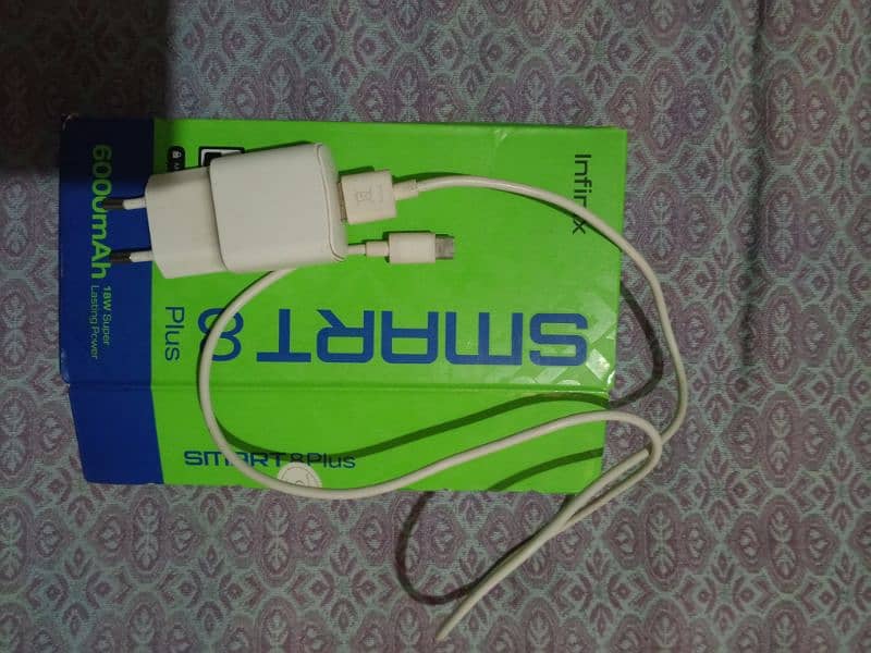 infinix smart 8 Puis 4+4 64 battery mha6000 4