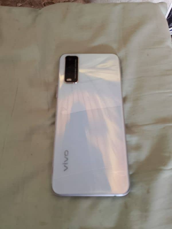 Mobile for sale vivo y20 0