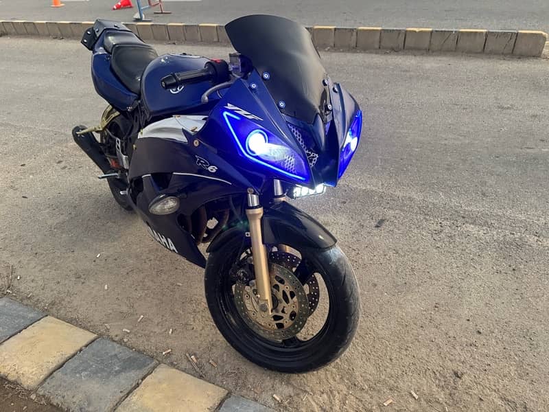 yamaha FZR 400 converted R6 2016 3