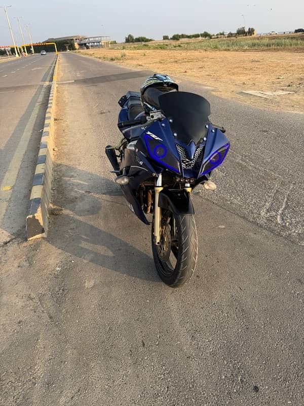 yamaha FZR 400 converted R6 2016 4