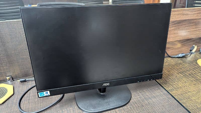 AOC Monitor Screen 21.5 Inches Borderless 2