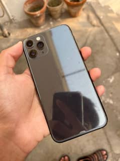 iPhone 11 pro 64Gb NON-PTA ( price negotiable)