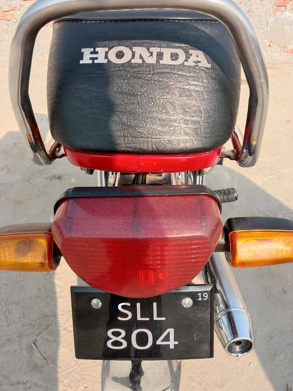 Honda CD 70 2019 5