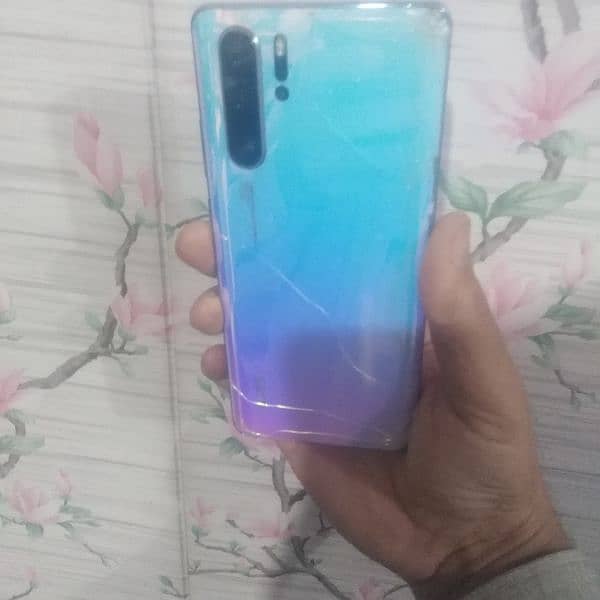 P30 Pro Ram 8GB Storage 256GB 4