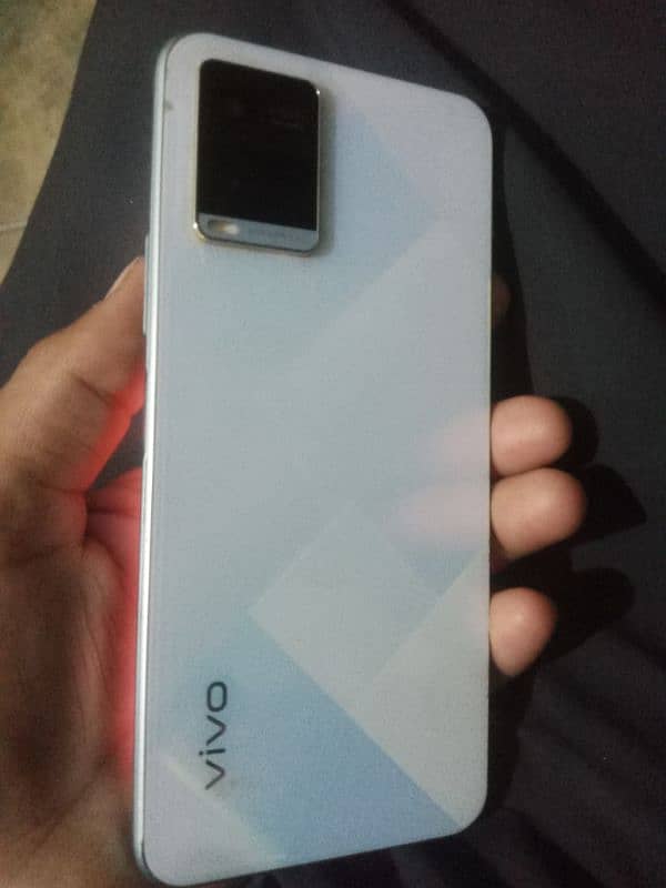 Vivo y21 good condition complete box 4