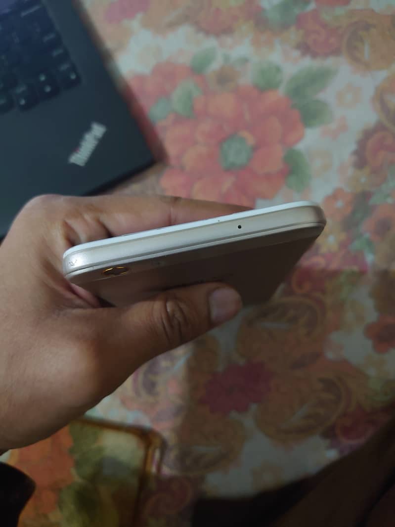 Oppo F1S 3