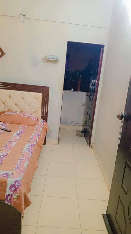 3 room apartment in mehmoodabad Karachi 7