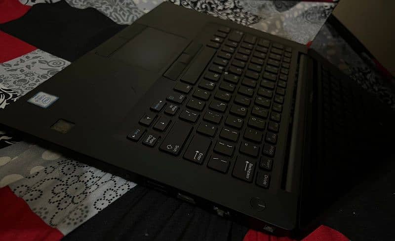 Dell laptop 6th Gen i5 8GB 256SSD 4