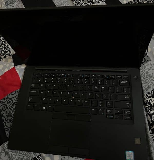 Dell laptop 6th Gen i5 8GB 256SSD 5