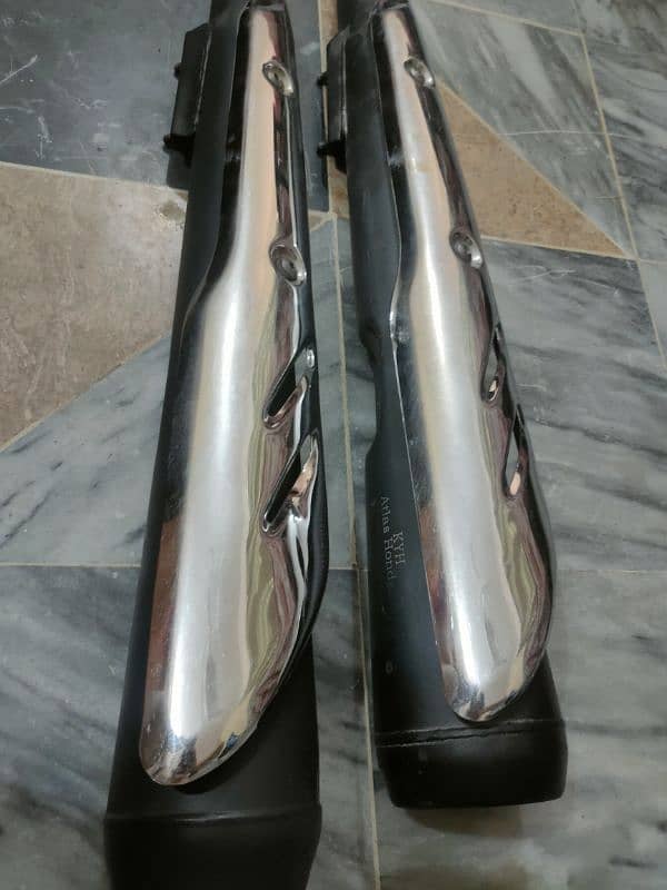 Honda 125 ka genuine Silencer hai dono. original Sound Ma. Ek 3k ka ha 2