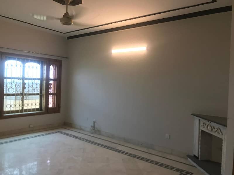 SUN FACING TRIPLE STORIES HOUSE AVAILABLE FOR SALE G-11/3 ISLAMABAD 23