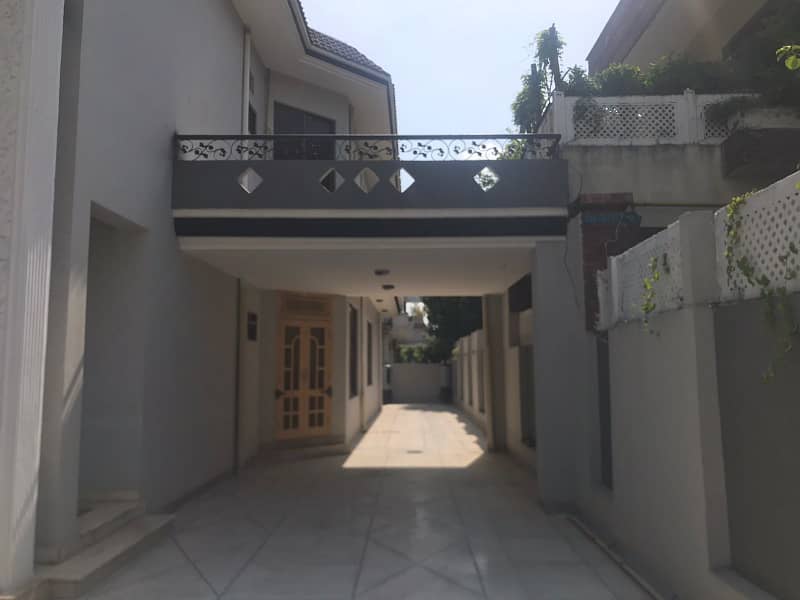 666 SQUARE YARDS DOUBLE UNIT HOUSE AVAILABLE FOR SALE 4