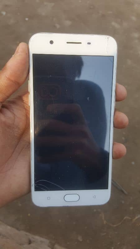 Urgent sal Mere pas samsung ka ege6s b hai 7000 m bs panal py 1 line h 0