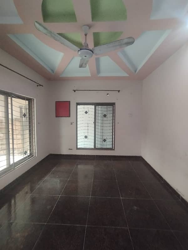 12 Marla Beautiful Single Storey House For Rent 2