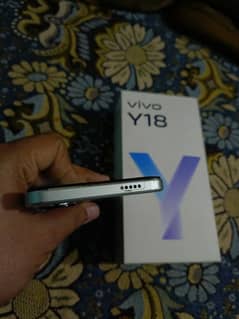 VIVO Y18 6+6/128 ONLY BOX 7 TO 8 MONTH WARUNTY