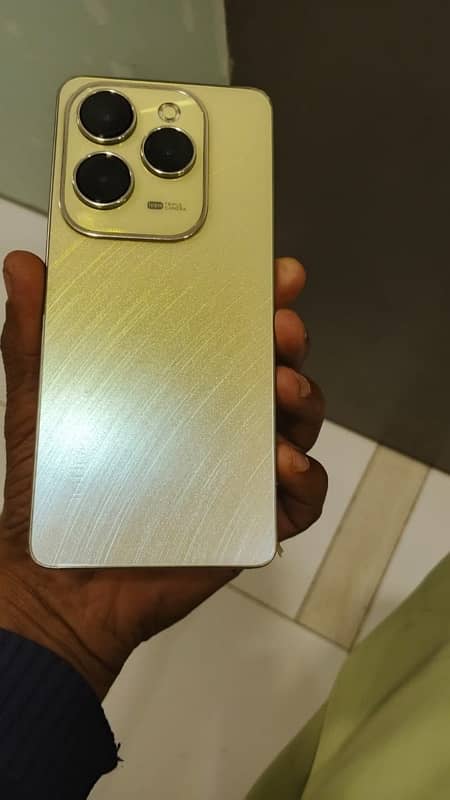 Infinix hot 40 pro 0