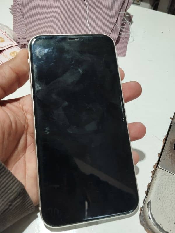 I phone 11 non pta 128gb factory unlock 4