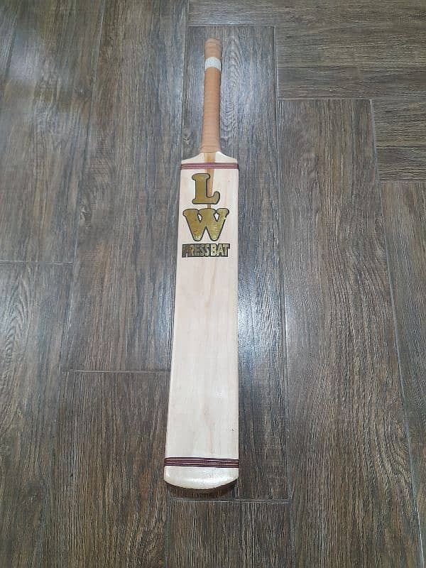 Dominate The Pitch with our quality Cricket Bats 2