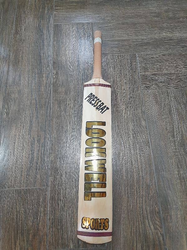 Dominate The Pitch with our quality Cricket Bats 3