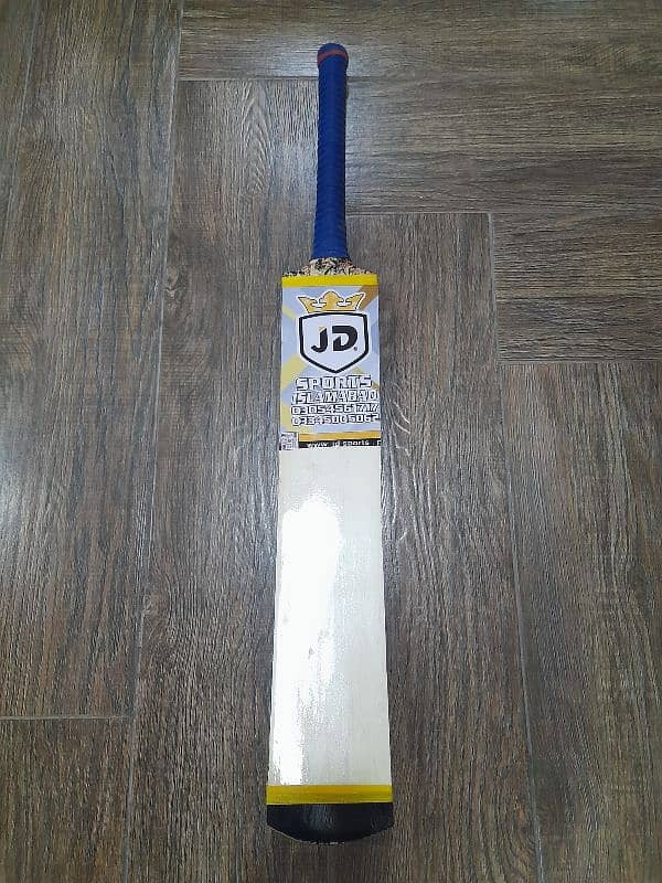 Dominate The Pitch with our quality Cricket Bats 5