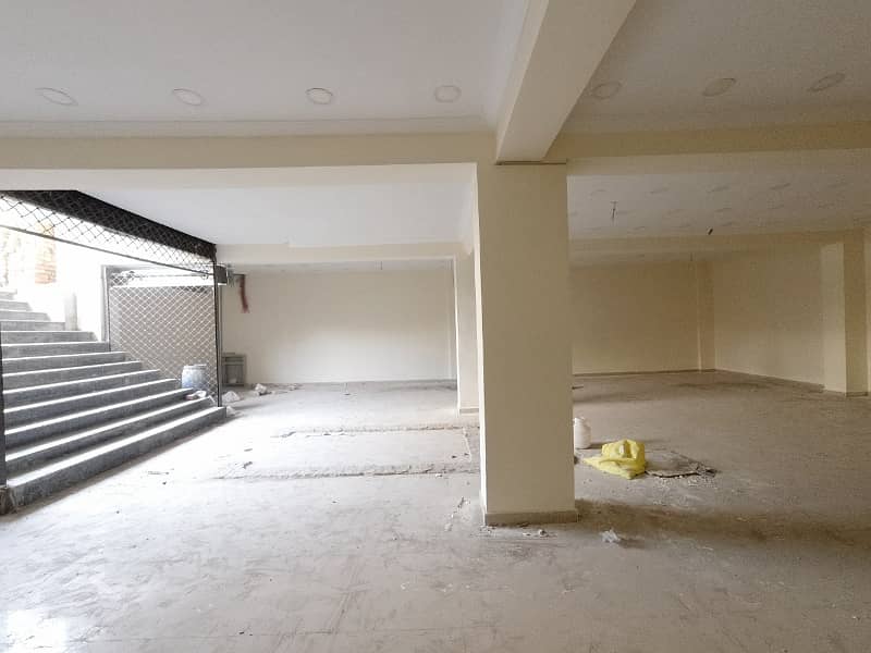 To sale You Can Find Spacious Building In Commercial Market 2