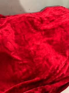 red valvet bridal bed sheet with pillow covers