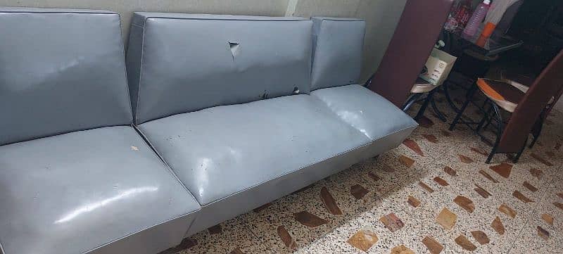 5 Seater Sofa Set with Center Table 2