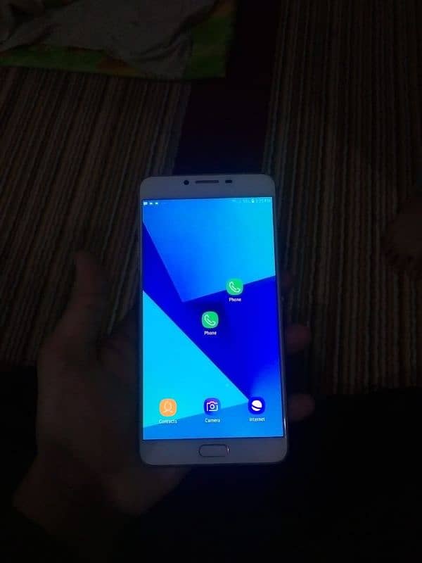 Samsung c9 pro 0