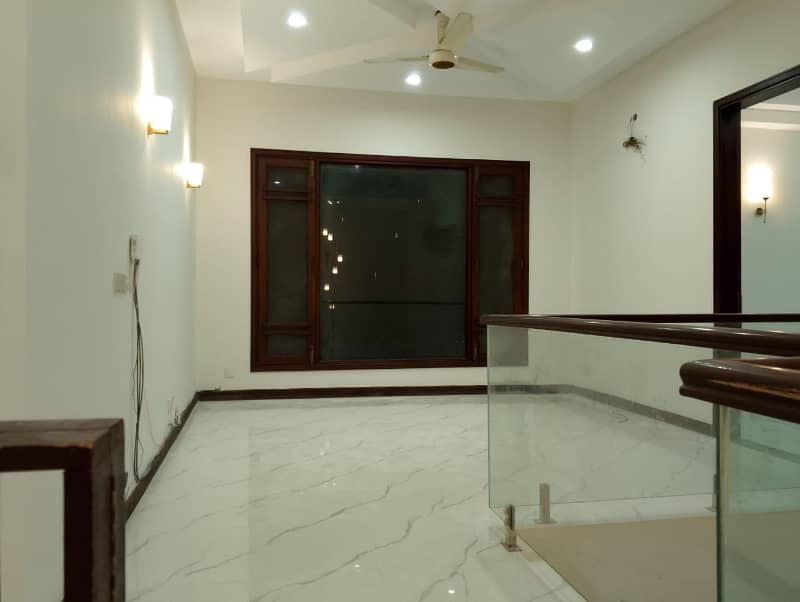 Luxury Bungalow For Rent 4 Bedroom With Full Bestment 4