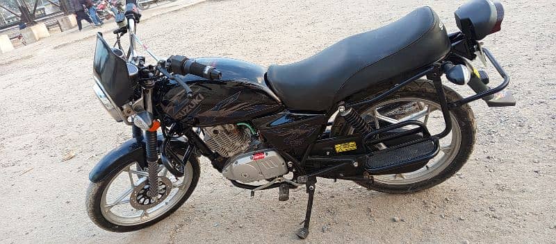 Suzuki GS150 very good condition 4