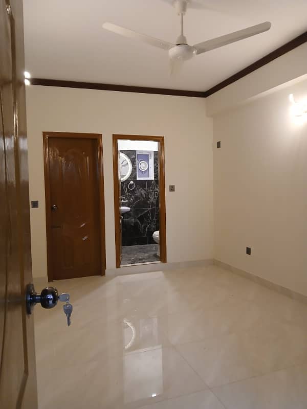 Apartment For Sale 1st Floor Fully Renovated In big Bukhari 7