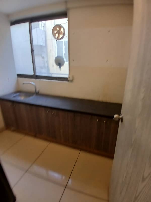 Office For Rent 2nd Floor With LIFT In Big Bukhari 14