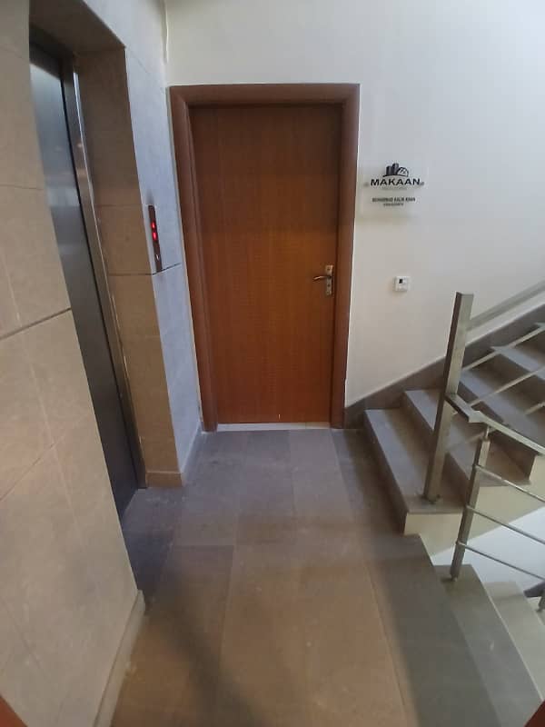 Office For Rent 2nd Floor With LIFT In Big Bukhari 22