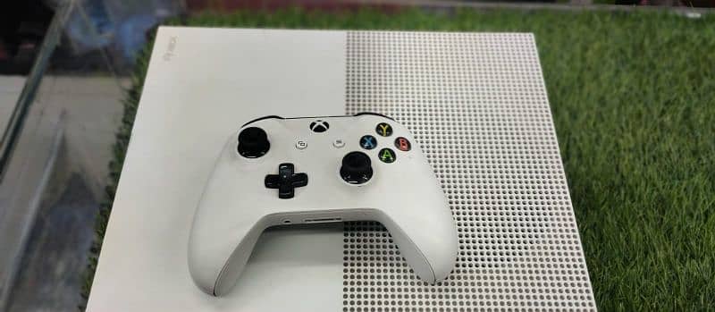 XBOX ONE S 1