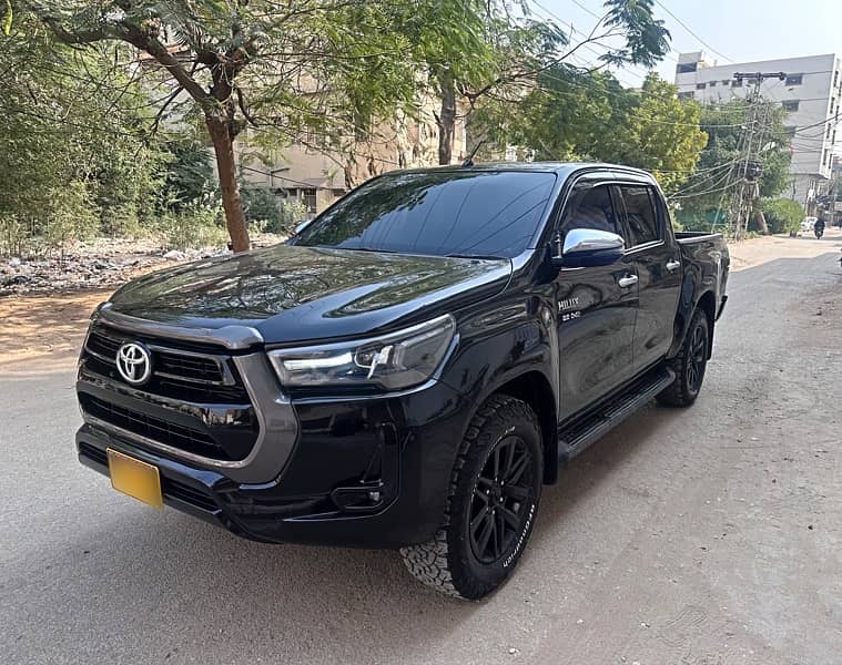 Toyota Hilux Revo V 2020 Facelifted 1