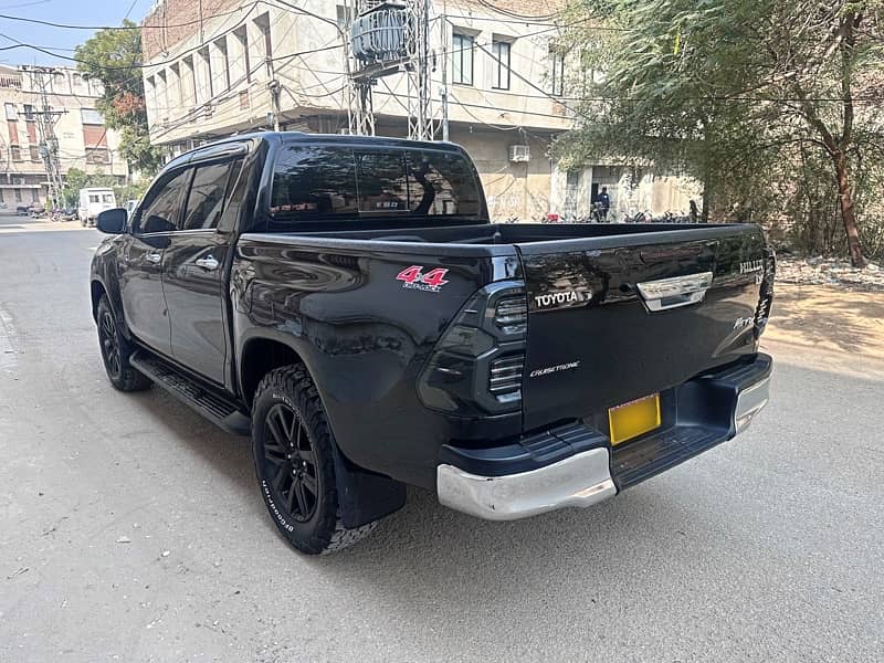 Toyota Hilux Revo V 2020 Facelifted 2