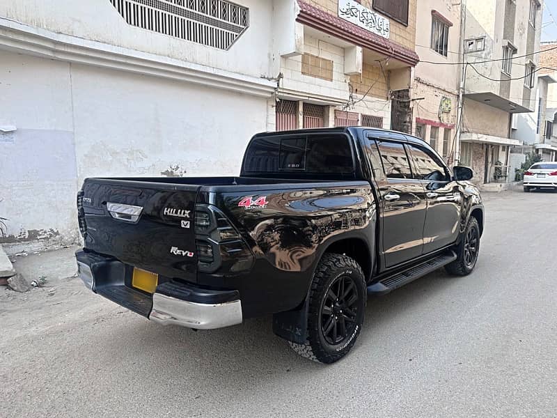 Toyota Hilux Revo V 2020 Facelifted 6