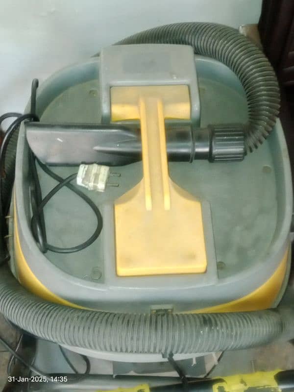 vacuum cleaner 1