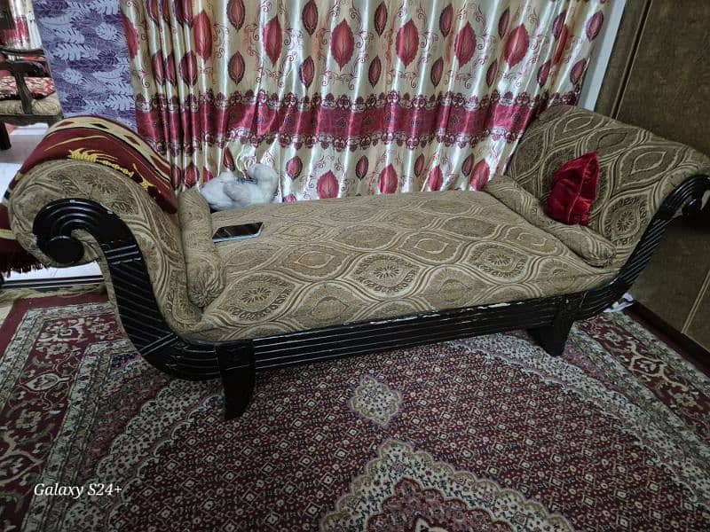 Used Sofa Couch/Sofa/Dressing Table for sale 0