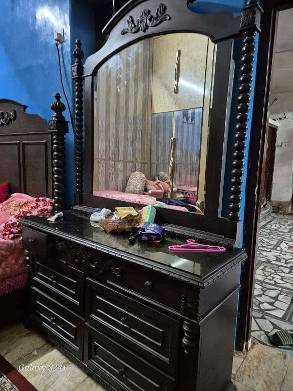 Used Sofa Couch/Sofa/Dressing Table for sale 2