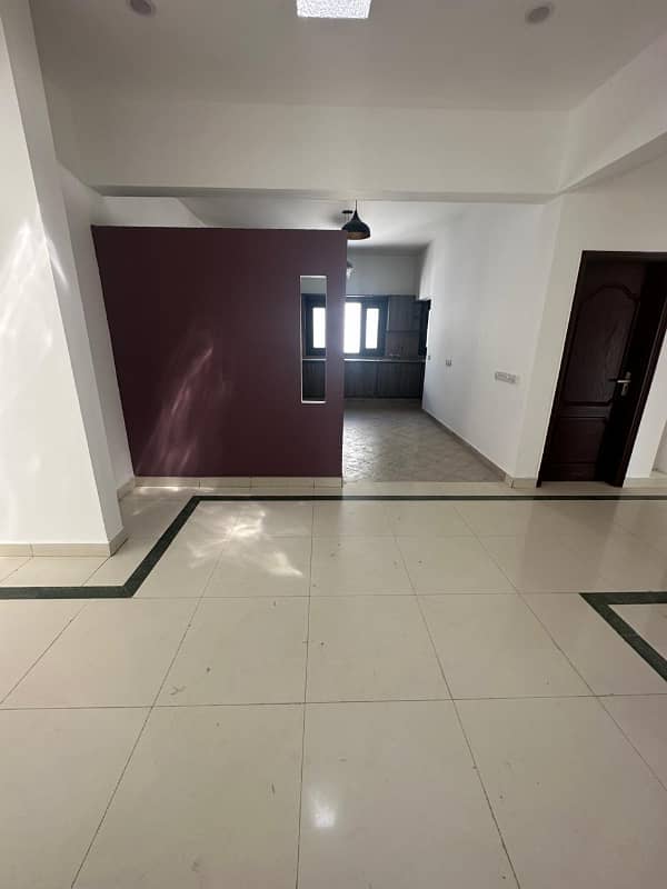 1000 Sq Yard UPPER Portion Like Brand New Bungalow 8