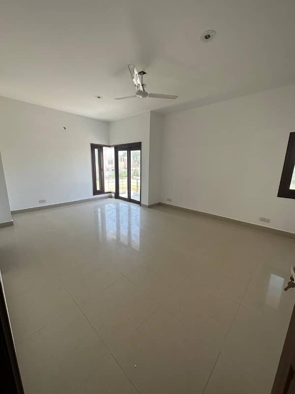 1000 Sq Yard UPPER Portion Like Brand New Bungalow 12