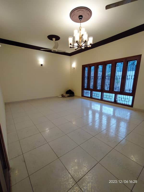 Bungalow FOR Rent 5 Bedroom Fully Renovated 6