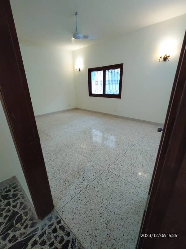 Bungalow FOR Rent 5 Bedroom Fully Renovated 15