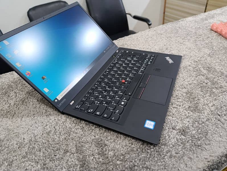 Lenovo x1 Carbon i7 7th gen with 16 GB DDR4 RAM 2