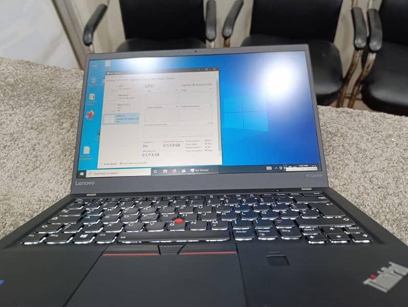 Lenovo x1 Carbon i7 7th gen with 16 GB DDR4 RAM 12