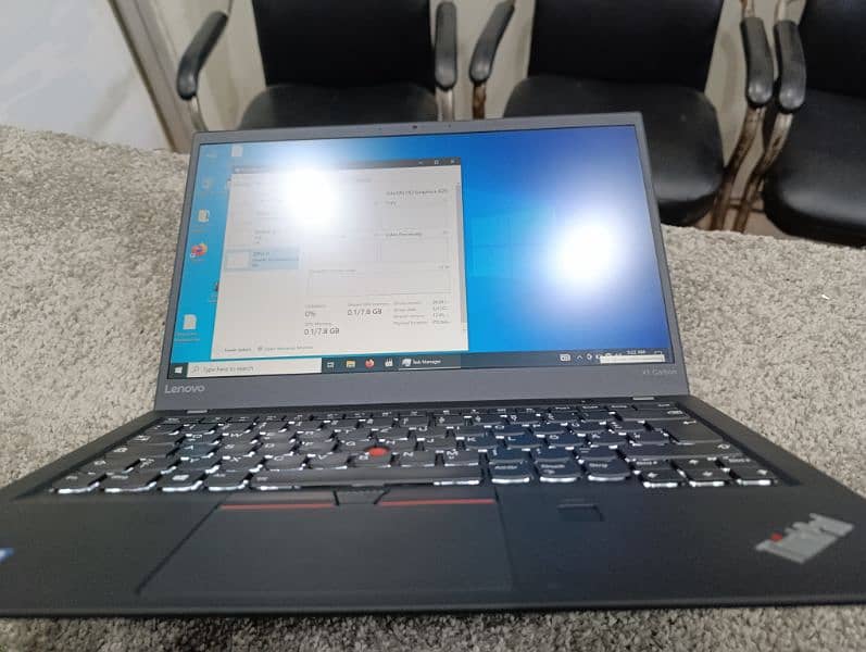 Lenovo x1 Carbon i7 7th gen with 16 GB DDR4 RAM 13