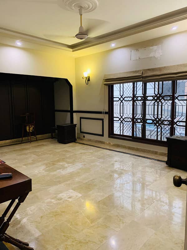 1000yard Bungalow For Rent main khy e Shahbaz Sha 27